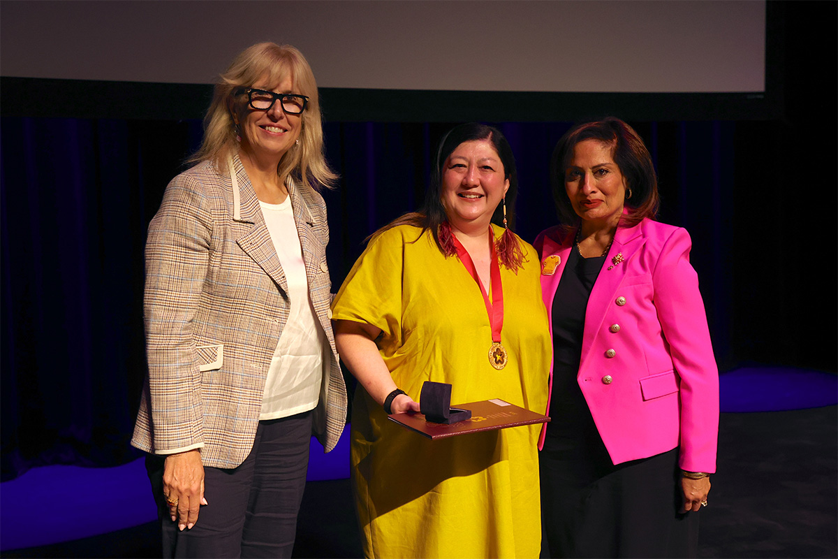 Medal Presentation L to R: Arlene Strom, Chair Lg Arts Awards Foundation Board, Distinguished Artist Mieko Ouchi, Her Honour Salma Lakhani, Photo Credit Randy Feere 